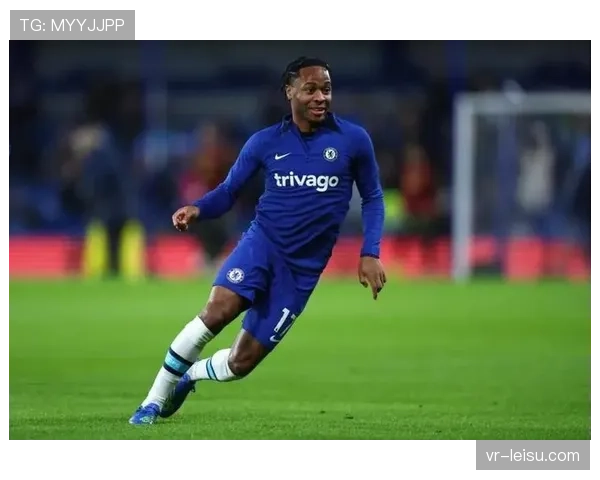 斯特林以自由身加盟费耶诺德，签约半年重新上路